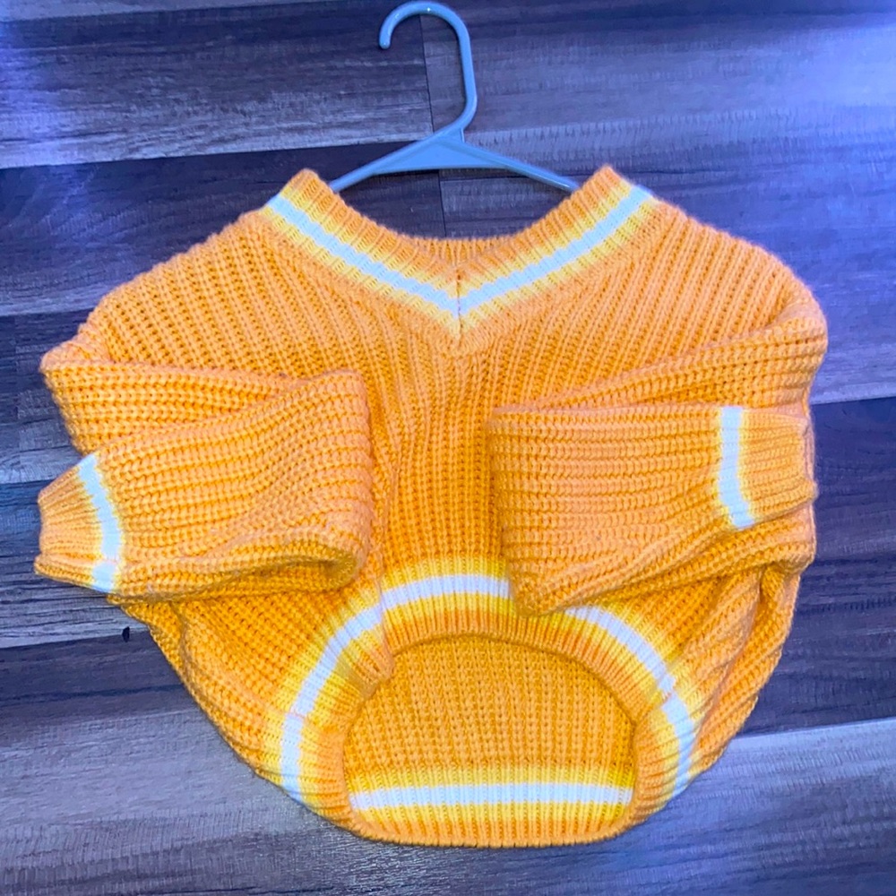 10 yr old girls small cropped v-neck crocheted long sleeve